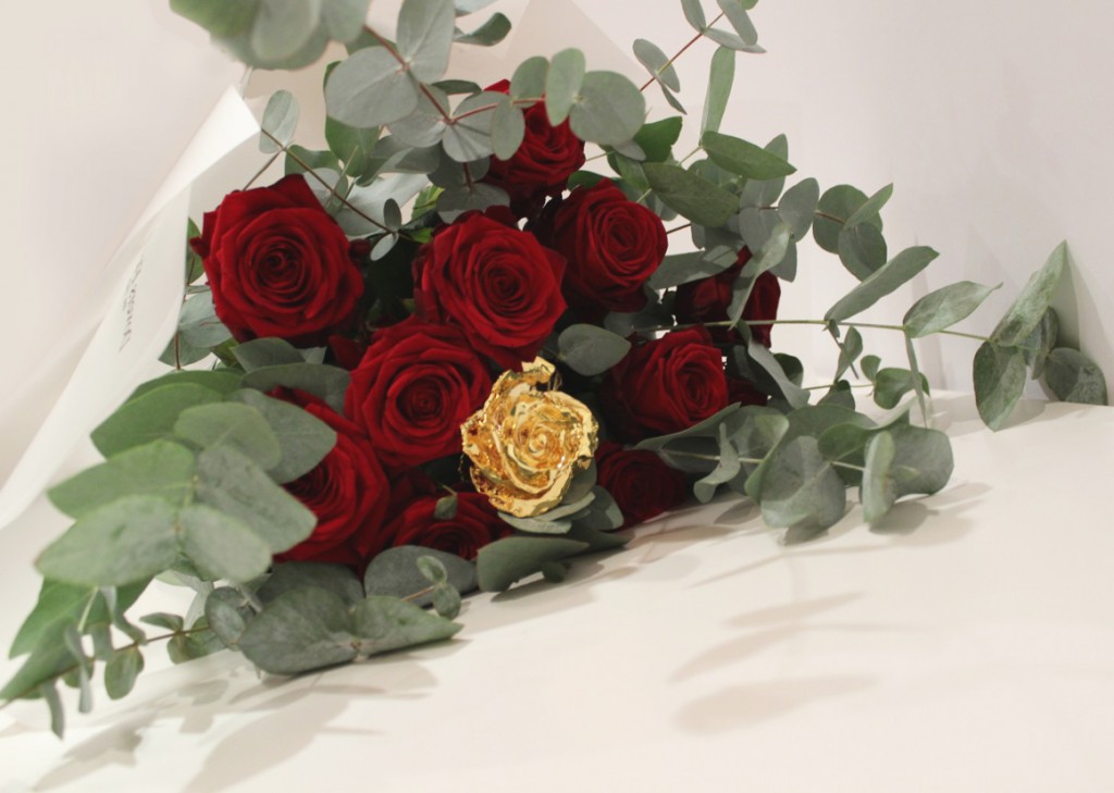Gold-Rose-Bouquet-3